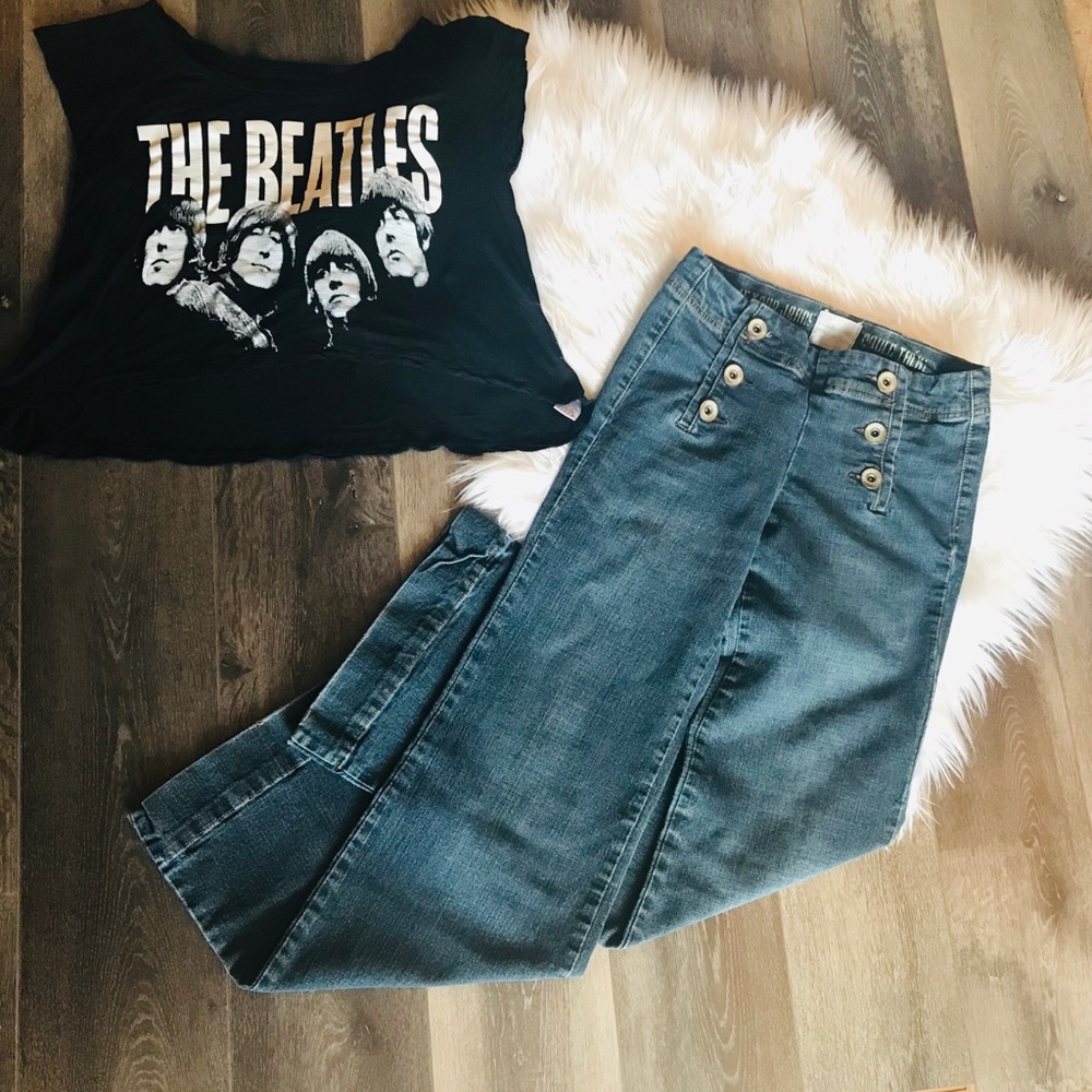 Beatles!!! Black Tee & Jou Jou Flat Font Jeans